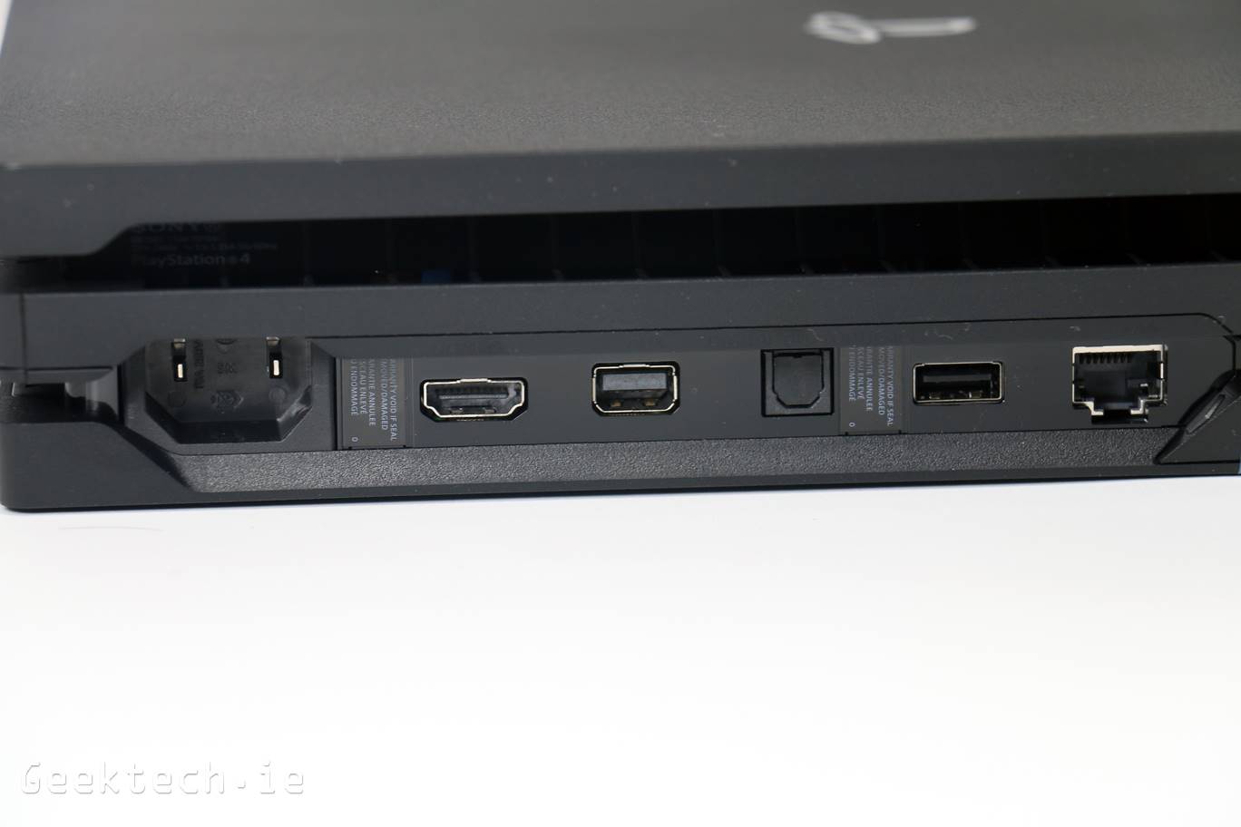 ps4 pro output ports