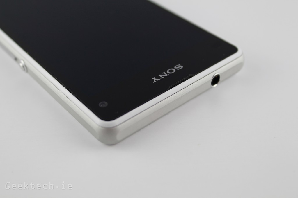 Sony Xperia Z1 Compact featured 2